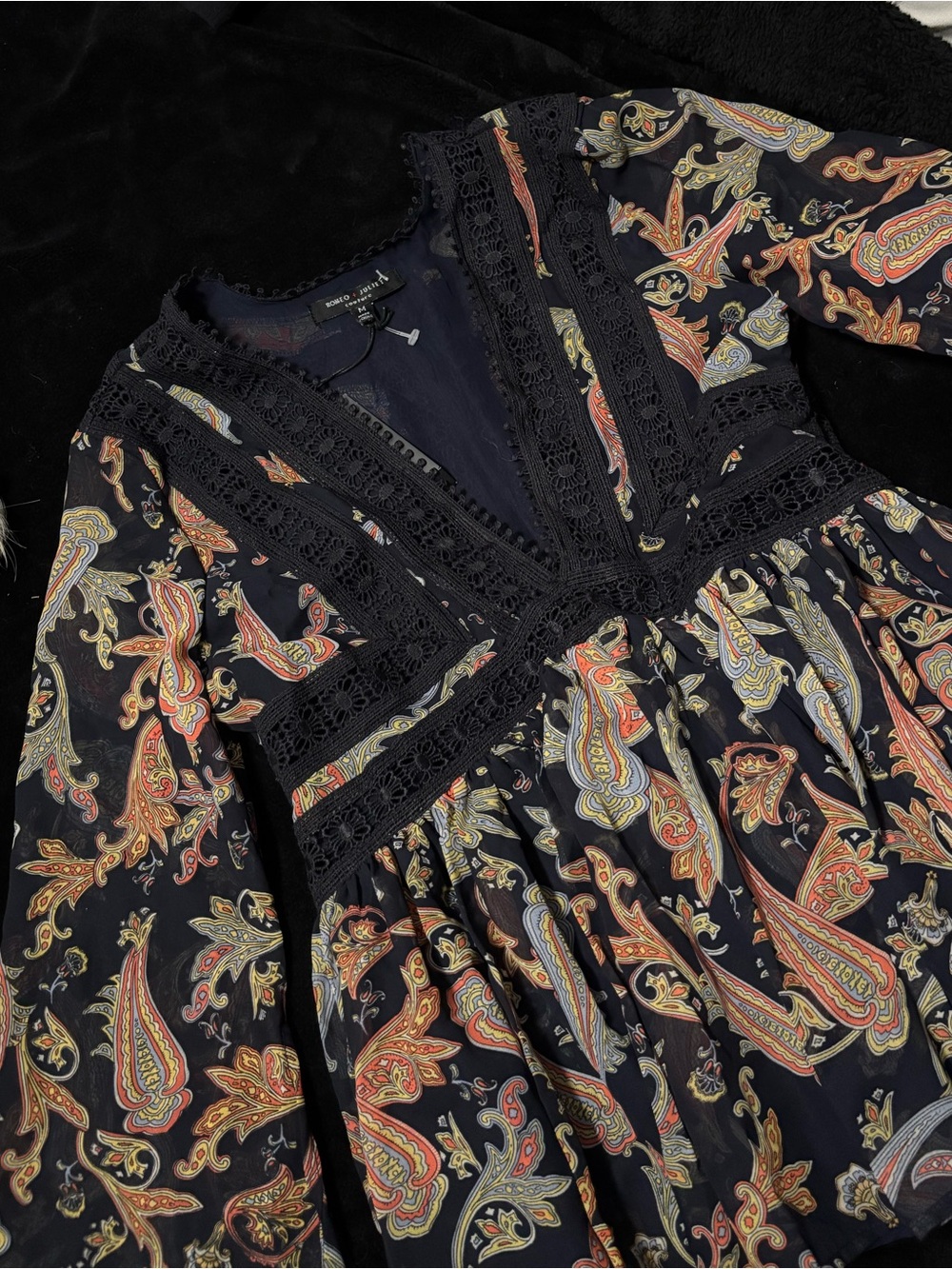 Romeo & Juliet Couture Black Paisley Lace-Trim Blouse
